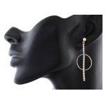 Złote kolczyki kołeczka z pałeczkami