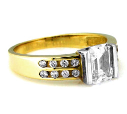 złoty pierścionek z cyrkoniami