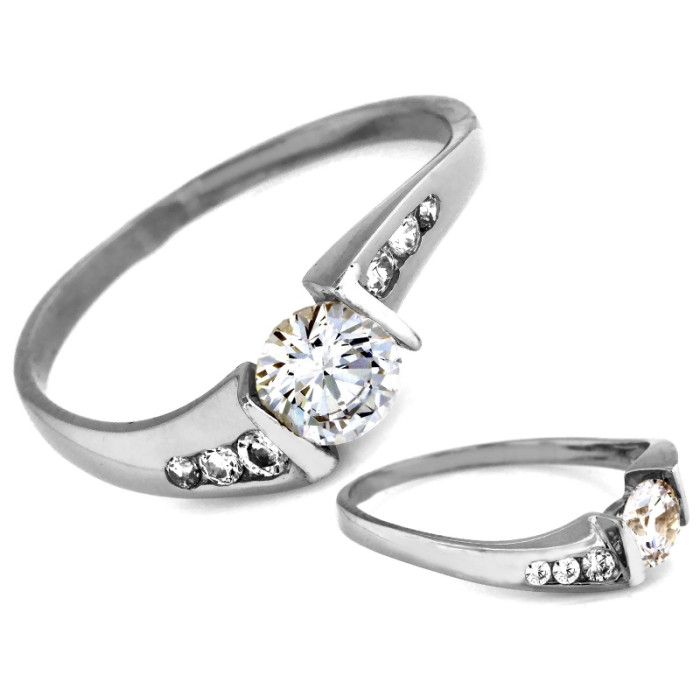 pierścionek zaręczynowy z białego złota