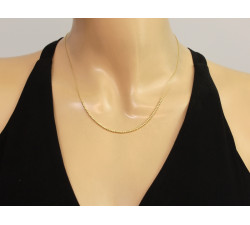 gładki złoty naszyjnik