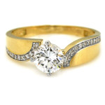Złoty pierścionek  z cyrkoniami