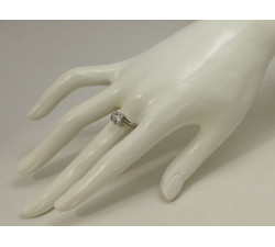 klasyczny złoty pierścionek