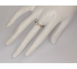 Złoty pierścionek na prezent