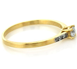 Złoty pierścionek 585 z cyrkoniami