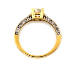 złoty pierścionek bez kamieni