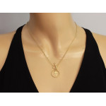 gładki złoty naszyjnik