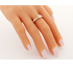 klasyczny złoty pierścionek