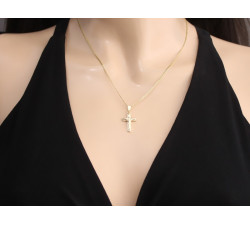 Subtelny złoty krzyżyk 375 zawieszka na łańcuszek pamiątka Chrztu Komunii Św