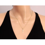 Wisiorek złoty krzyżyk 375 z postacią Jezusa Chrystusa z frezowaniem