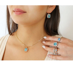 Złoty pierścionek 585 z syntetycznym kamieniem