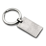 Stylowy brelok ze stali z dekoracyjną blaszką w greckim wzorze do grawerunku