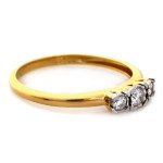 złoty pierścionek bez kamieni