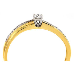 złoty pierścionek bez kamieni