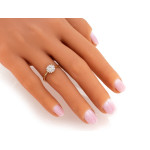 złoty pierścionek bez kamieni