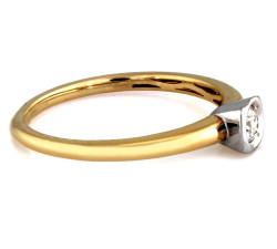 klasyczny złoty pierścionek