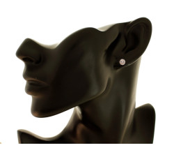 Delikatne kolczyki złote 585 z diamentami zapinane na sztyfcie doskonałe na prezent