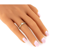 złoty pierścionek bez kamieni