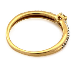 klasyczny złoty pierścionek