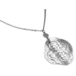 Wyjątkowy naszyjnik z czystego srebra z dużym dekoracyjnym wisiorkiem