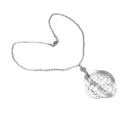Wyjątkowy naszyjnik z czystego srebra z dużym dekoracyjnym wisiorkiem