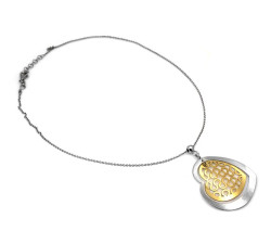 Stylowy naszyjnik srebrny z ażurowym sercem w odcieniu złota próby 925 z dekoracyjną blaszką