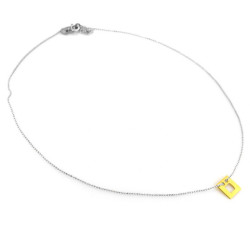 Srebrny naszyjnik próby 925 typu celebrytka z eleganckim pozłacanym wisiorkiem w formie pozłacanego kwadratu