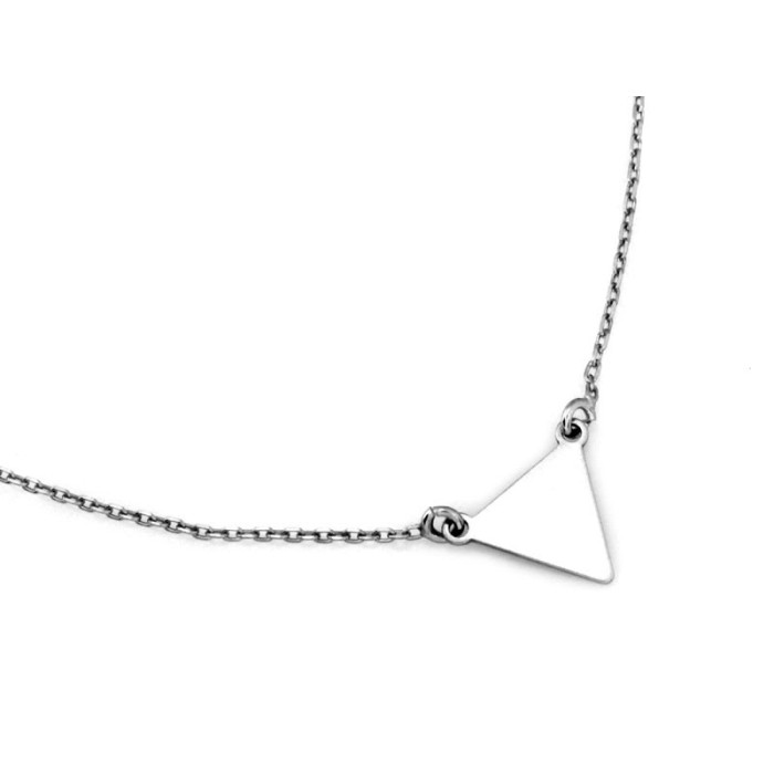 Naszyjnik srebrny 925 z dekoracyjnym trójkącikiem idealny dla miłośników celebrytek