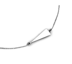 Elegancki naszyjnik srebrny 925 z wydłużonym trójkątnym elementem w stylu celebrytki