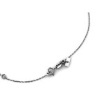 Elegancki naszyjnik srebrny 925 z wydłużonym trójkątnym elementem w stylu celebrytki