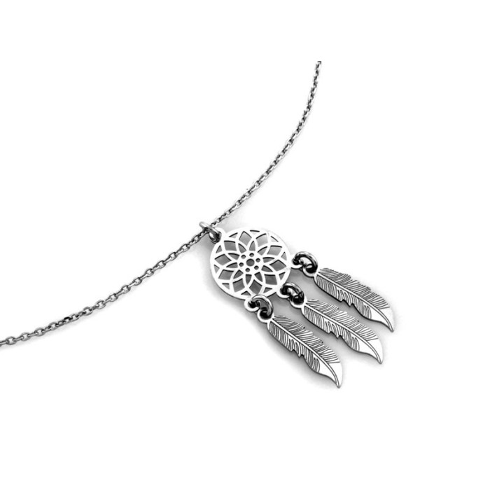 Stylowy naszyjnik z łapaczem snów i ozdobną ażurową blaszką wykonany ze srebra próby 925