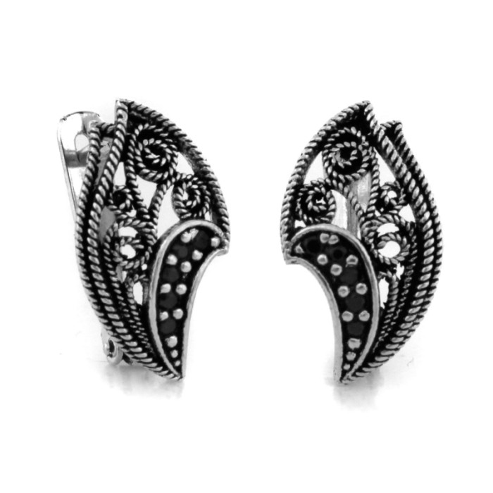 Stylowe srebrne kolczyki damskie pr 925 angielskie z czarnymi kamieniami