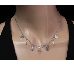 Elegancki naszyjnik ze srebra 925 z wiszącymi medalionami i krzyżykami