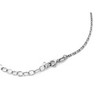 Stylowy srebrny naszyjnik z krzyżem i błyszczącymi białymi cyrkoniami