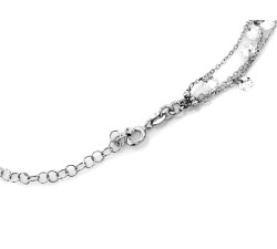 Stylowy naszyjnik potrójny ze srebra z białymi kamieniami jako wisiorami