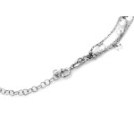 Stylowy naszyjnik potrójny ze srebra z białymi kamieniami jako wisiorami