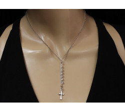 Delikatny naszyjnik z krzyżykiem wisiorem i srebrną krawatką wykonany ze srebra 925