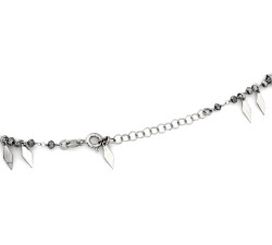 Krótki srebrny choker 925 z drobnymi rombowymi zawieszkami