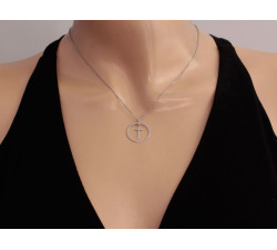 Naszyjnik ze srebra 925 z krzyżykiem w kółku