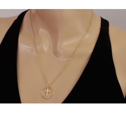 Srebrny 925 naszyjnik pozłacany z krzyżykiem wysadzany błyszczącymi cyrkoniami