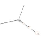 Łańcuszek srebrny 925 wyjątkowy efektowny zdobiona zawieszka z szykownymi perłami na prezent.