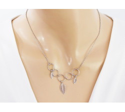 Srebrny naszyjnik 925 z obręczy i ażurowych liści na prezent