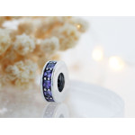 Srebrny charms delikatny subtelny z fioletowymi cyrkoniami 