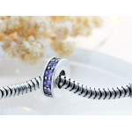 Srebrny charms delikatny subtelny z fioletowymi cyrkoniami 