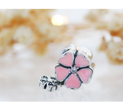Srebrny charms różowy emaliowany kwiatek beads