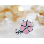 Srebrny charms różowy emaliowany kwiatek beads