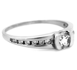 Subtelny pierścionek na zaręczyny 585 z białego złota i cyrkonią