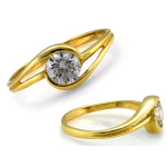 Pierścionek złoty 585 ozdobiony z cyrkonią białą na zaręczyny