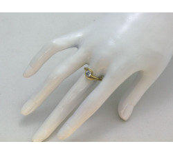 Pierścionek złoty 585 ozdobiony z cyrkonią białą na zaręczyny