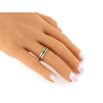 Złoty pierścionek 585 z zielonymi cyrkoniami na prezent modny wzór