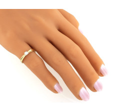 Pierscionek złoty z oczkiem zaręczynowy wzór